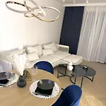 Luxury With Garden Apartment