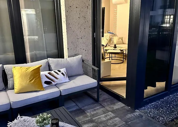 Luxury With Garden Apartman